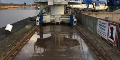 Revisie rijwerk grijperkraan bij Albeton Woerdense Verlaat